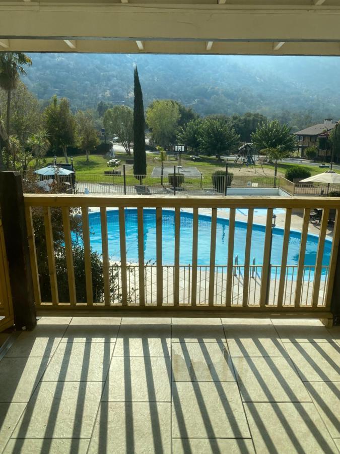 ת'רי ריברס Western Holiday Lodge מראה חיצוני תמונה