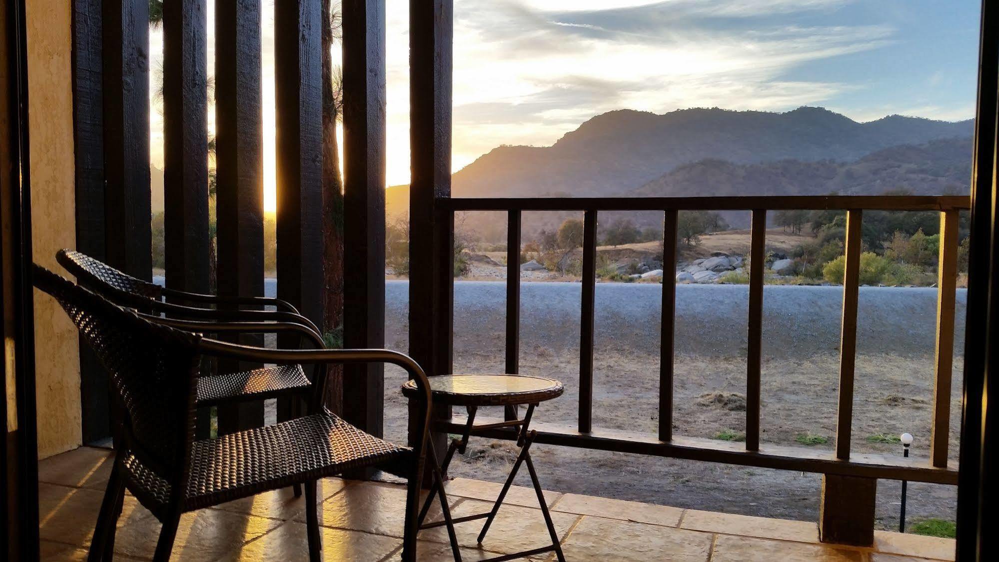 ת'רי ריברס Western Holiday Lodge מראה חיצוני תמונה